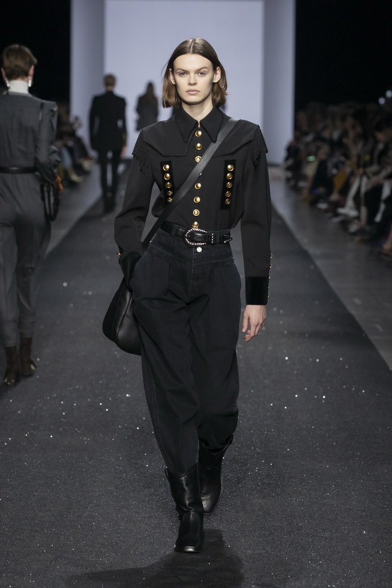 Damesmode herfst winter 2019 2020. Modecollectie: Alberta Ferretti