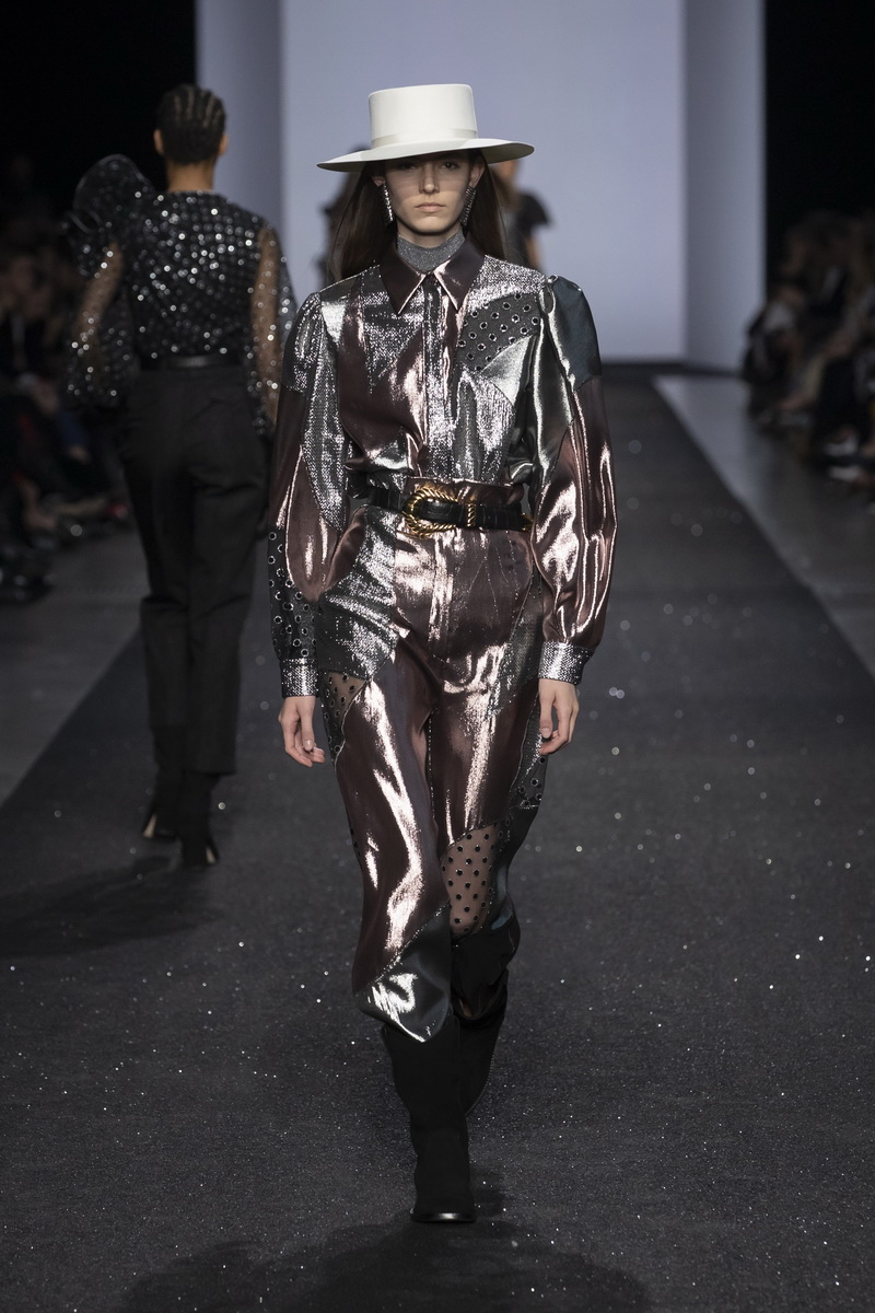 Damesmode herfst winter 2019 2020. Modecollectie: Alberta Ferretti