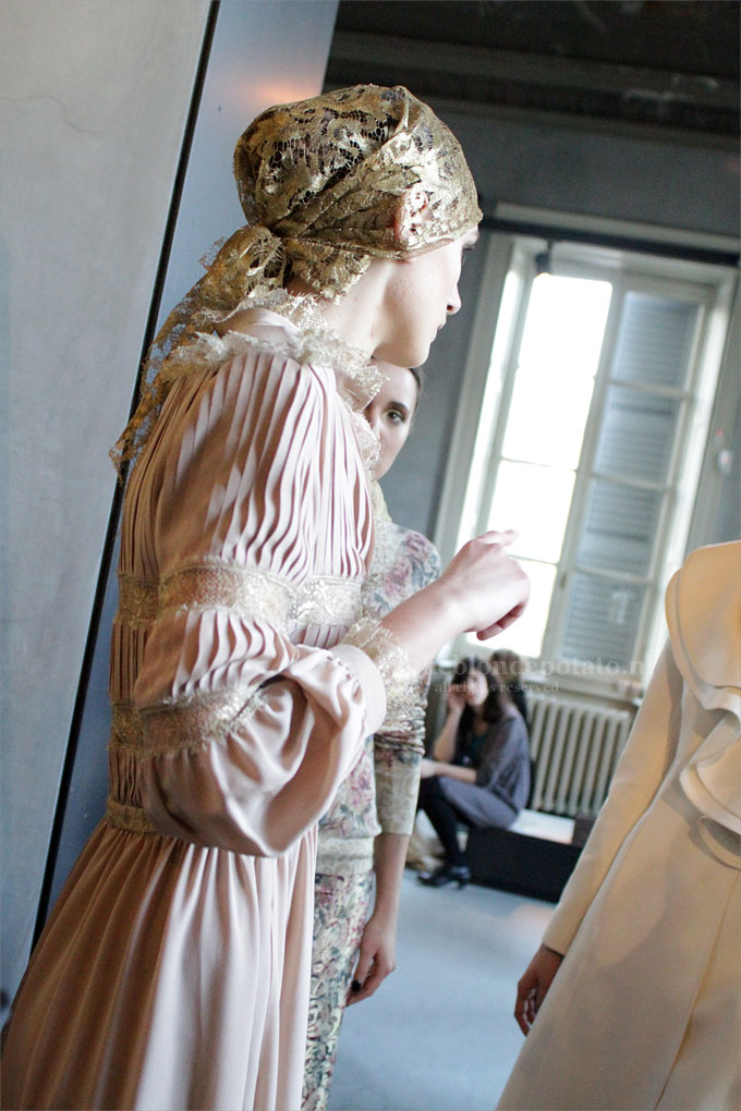 Backstage bij Luisa Beccaria, Milan Fashion Week