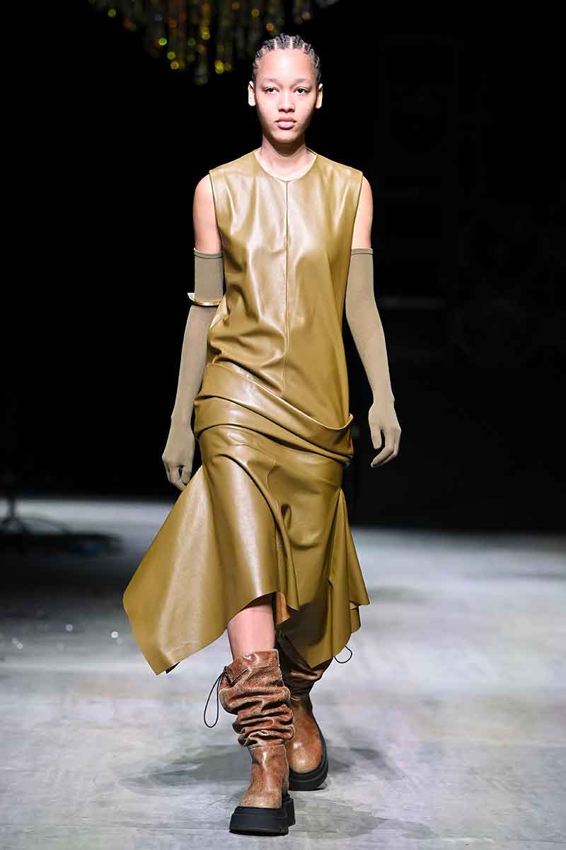 Modetrends herfst winter 2021 2022. Leer. Photo: courtesy of Sportmax