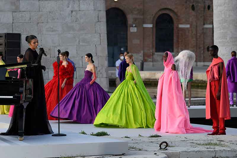 Valentino Des Ateliers. Spectaculaire Haute Couture Collectie Valentino in Venetië