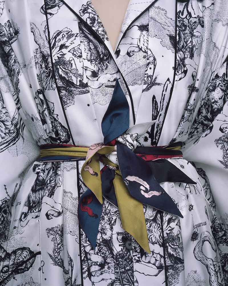 Modetrends 2021. 9x Sjaal ideeën van Dior. Photo: courtesy of Dior