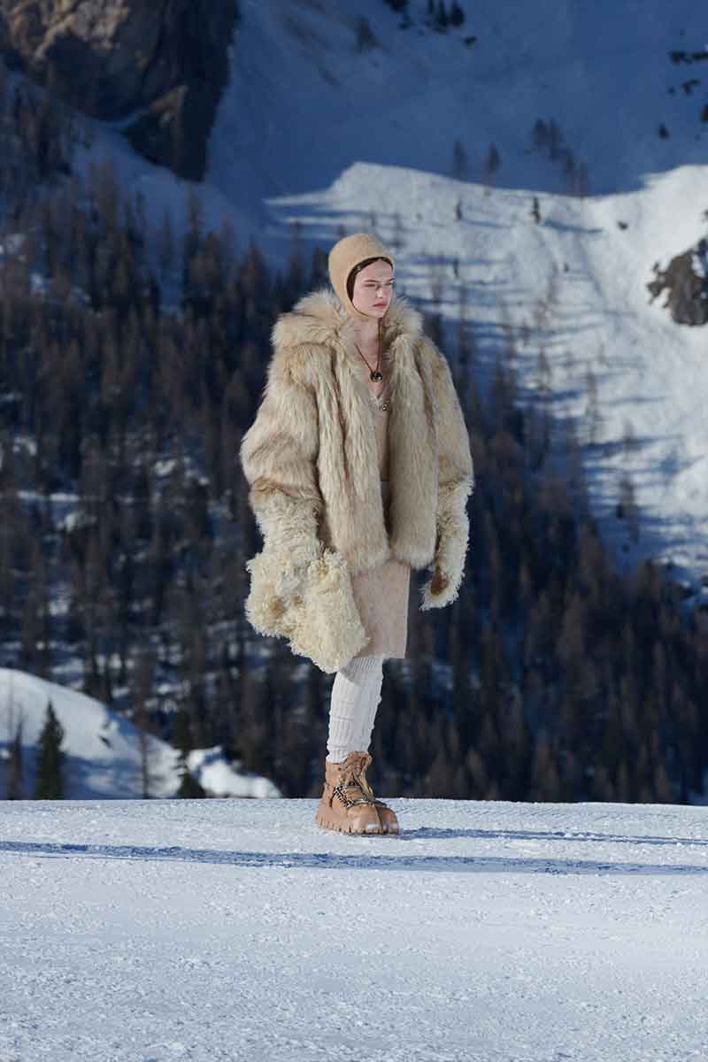 Modetrends winter 2021 2022. Teddy coats en fake fur jassen