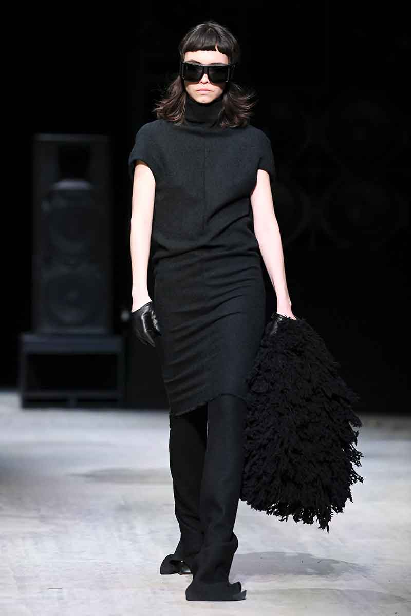 Modetrends winter 2021. Deze total black outfits zijn ideaal voor jouw herfstlook
