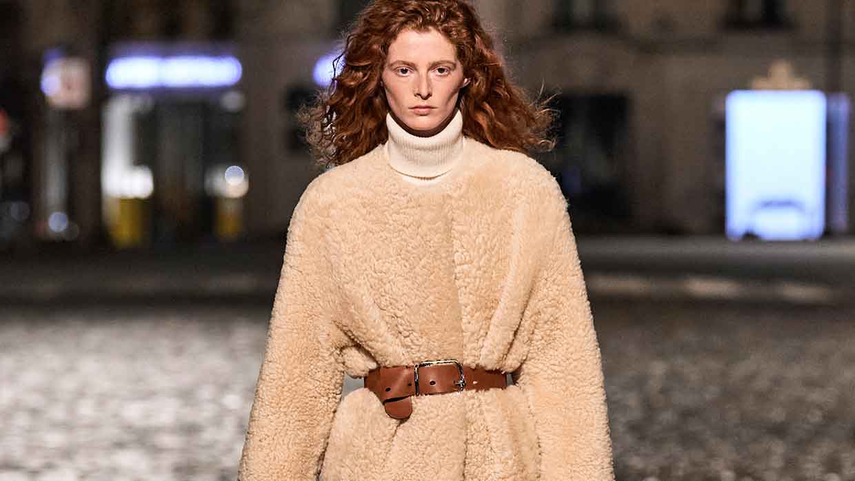 Modetrends winter 2022. 3x Comfy-chique winterjassen om in de uitverkoop te scoren