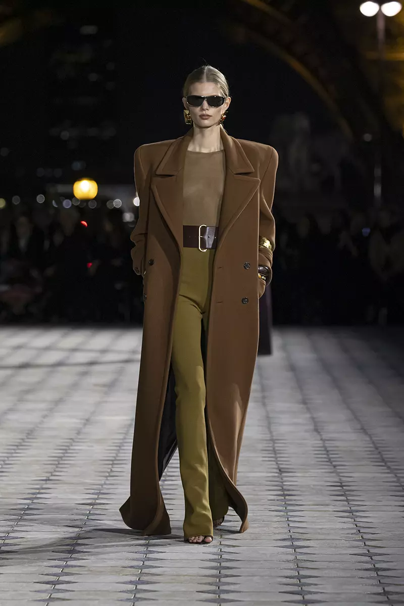 Saint Laurent vrouw zomer 2023