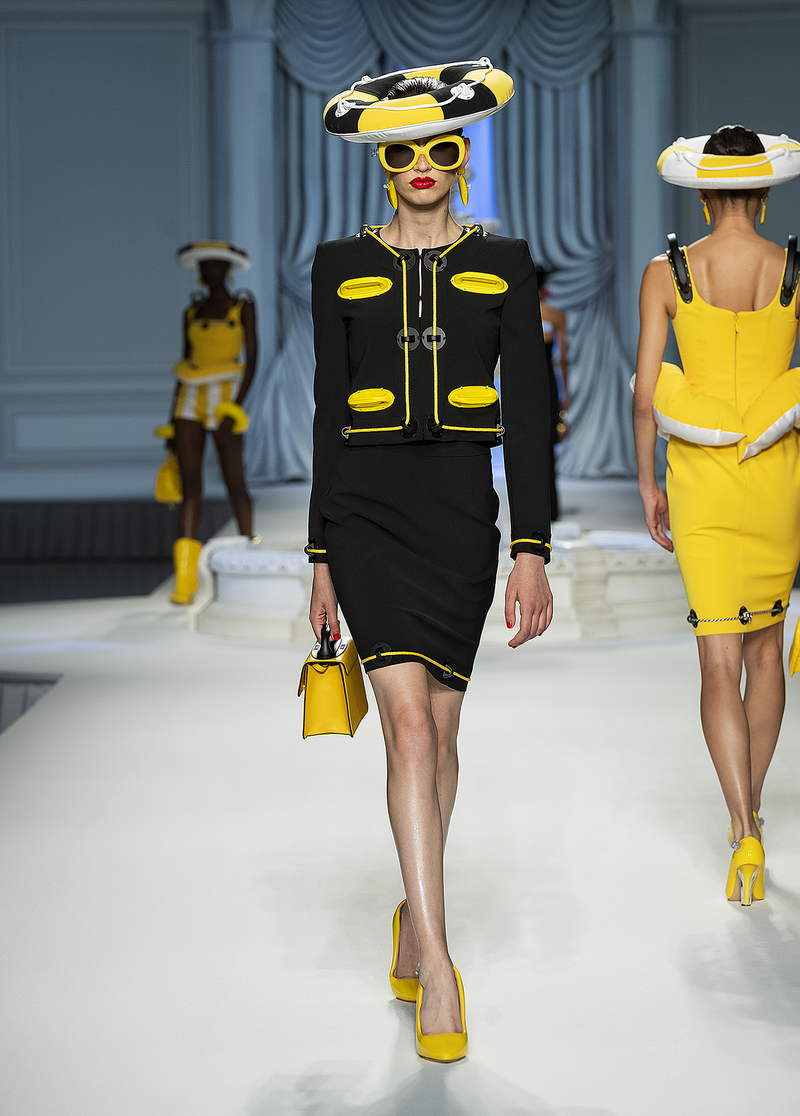 De modecollectie van Moschino voor lente zomer 2023