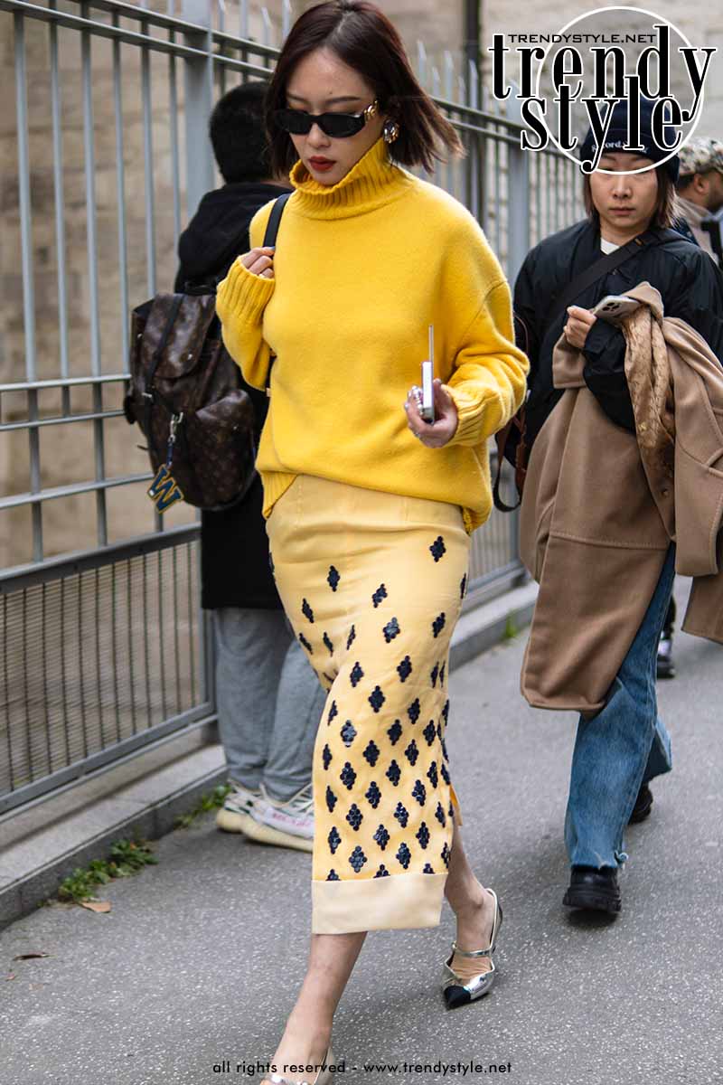 Kleur! Street style modetrends lente 2023 - Photo ADVERSUS