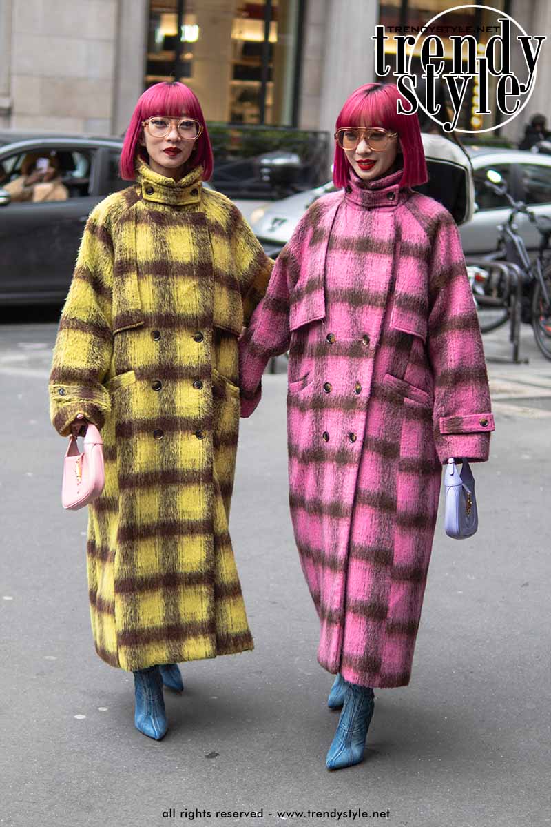 Kleur! Street style modetrends lente 2023 - Photo ADVERSUS