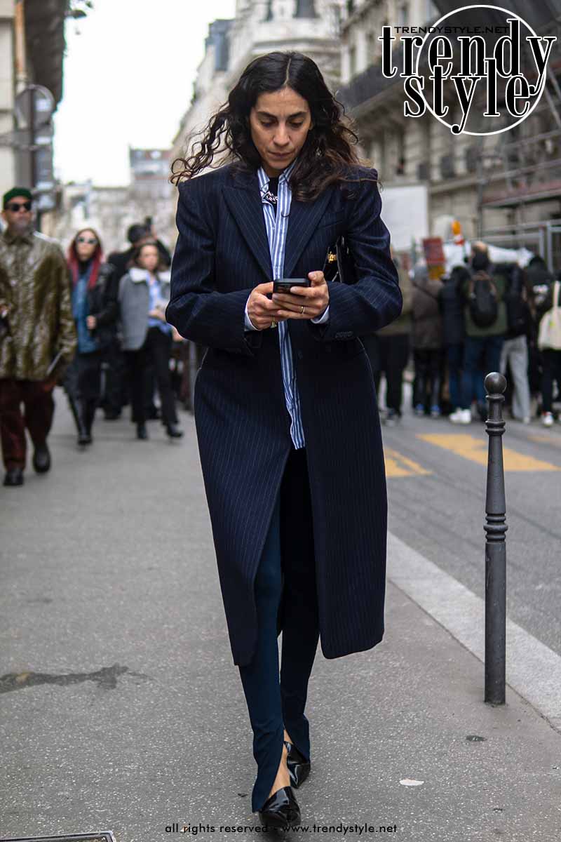 Street style modetrends lente 2023 - Photo ADVERSUS