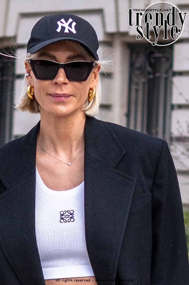 Baseball cap zomer trend 2023 - Foto Charlotte Mesman