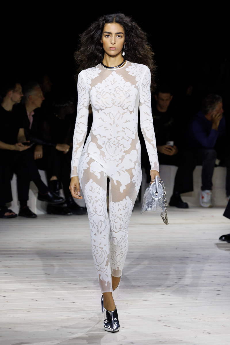 Alexander McQueen lente zomer 2024 - Photo Courtesy of Alexander McQueen