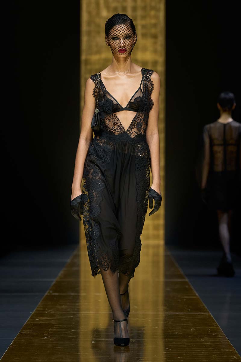 Lingeriejurk van Dolce & Gabbana voor winter 2024 2025. Photo courtesy of Dolce & Gabbana