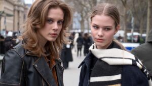 3 Off-duty looks van de fashion modellen in Parijs. Links: model Anouk Smits. Foto Charlotte Mesman