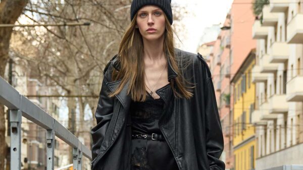 De cool girls van Dolce & Gabbana. High end fashion met een streetstyle twist. Photo courtesy of Dolce & Gabbana