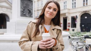 Dit zijn de grootste zomerjassen trends voor 2025