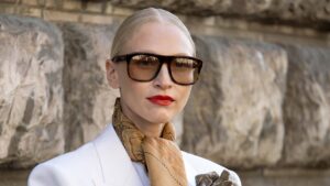 Wet look kapsels voor zomer 2025. Foto Charlotte Mesman