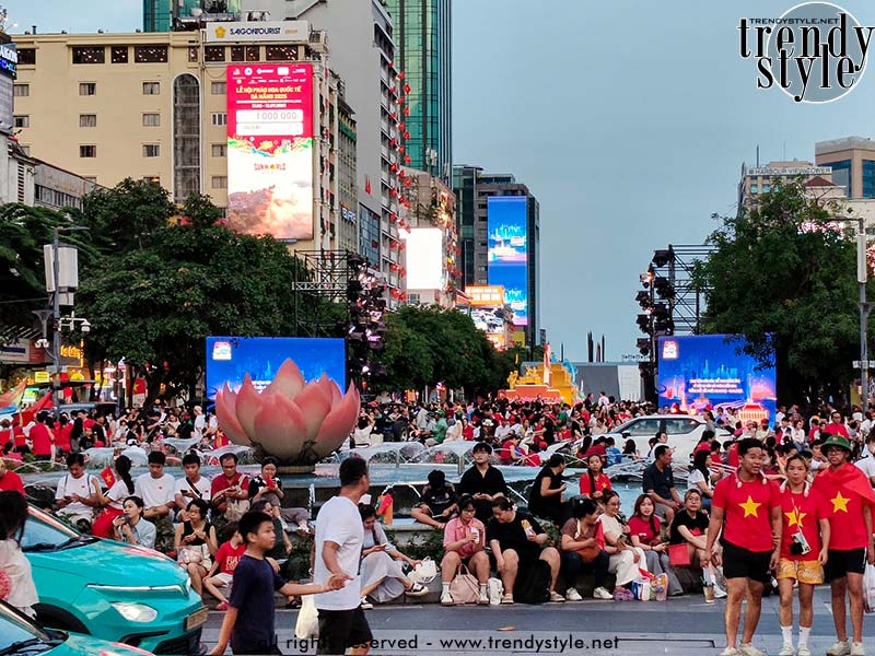 30 april 2025: Ho Chi Minh in feeststemming. Foto Charlotte Mesman