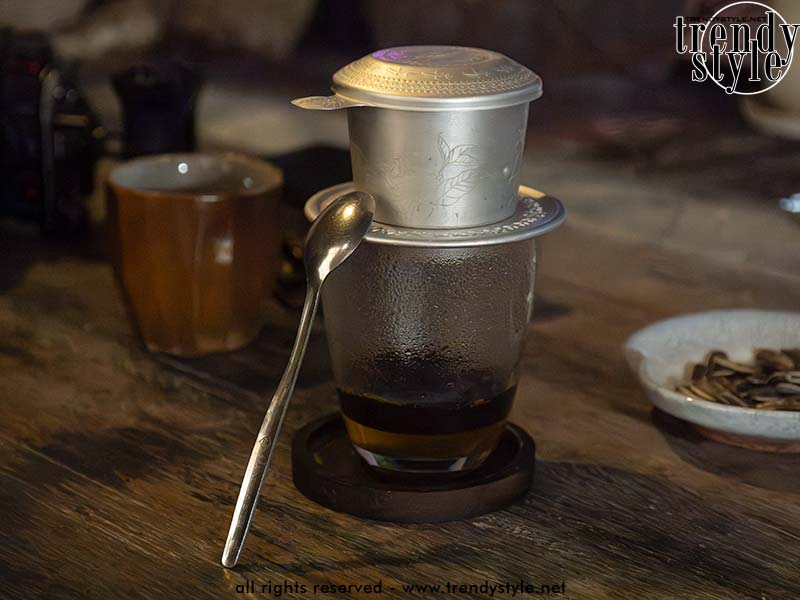 Traditionele Vietnamese drip coffee. Foto Charlotte Mesman