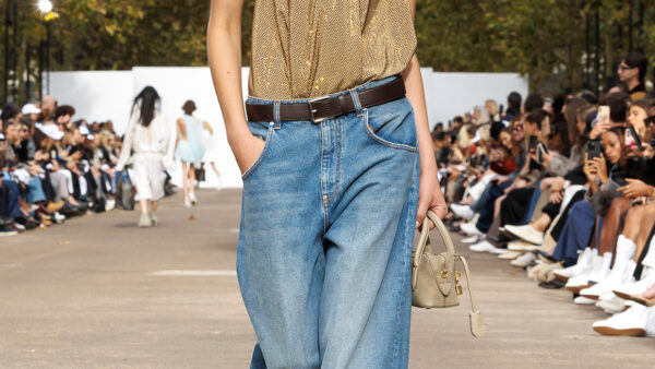 Must-have voor zomer 2025: een palazzobroek. Photo courtesy of Stella McCartney