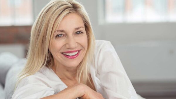 10 Anti-aging tips voor je haar. Zo houd je je haar mooi en jong