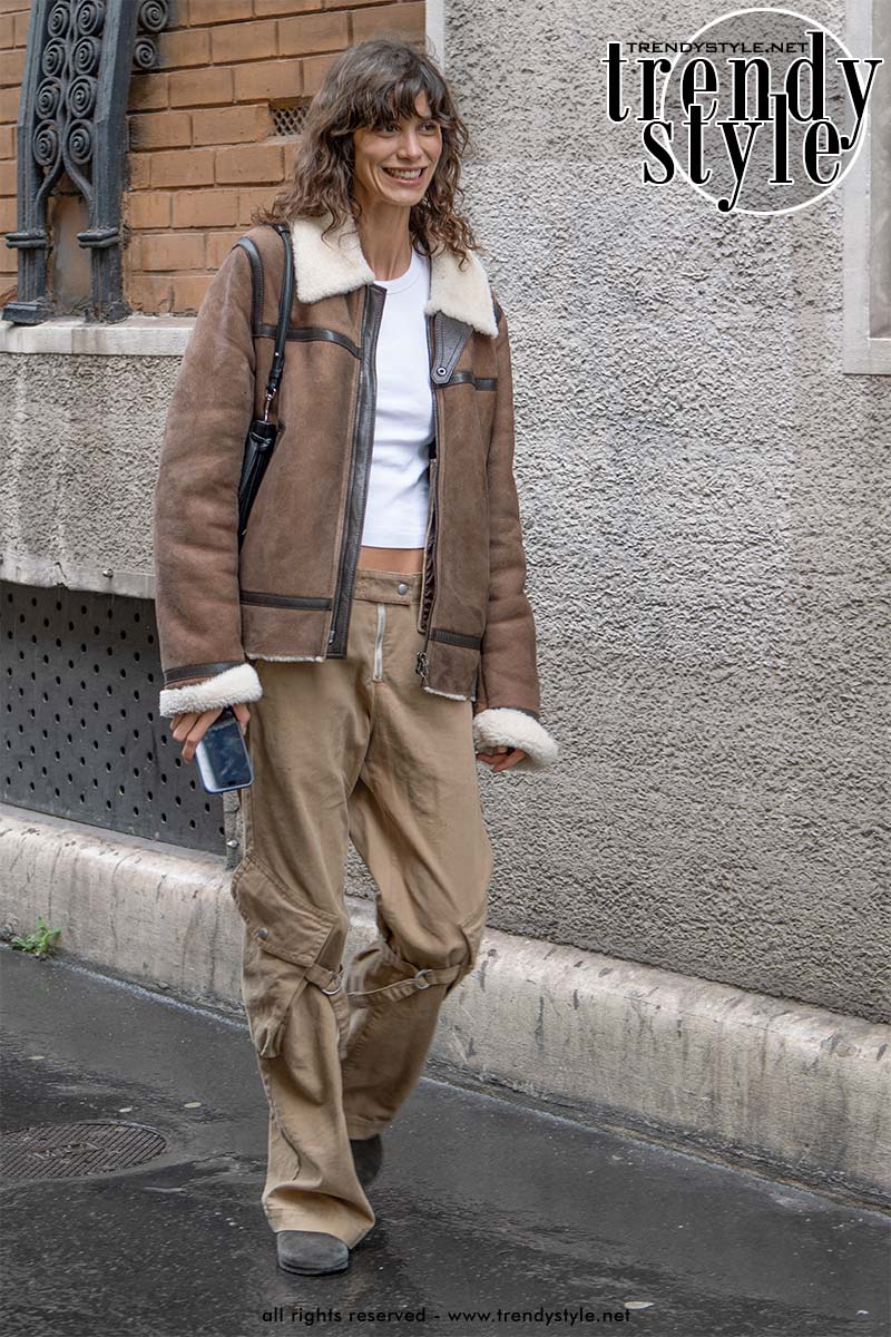 Streetstyle alert: de cargobroek krijgt een fashion upgrade. Foto Charlotte Mesman