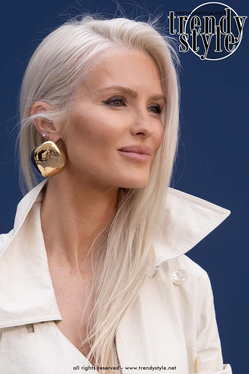 Glamour is terug: chunky oorbellen zijn dé must-have van 2025. Foto Charlotte Mesman