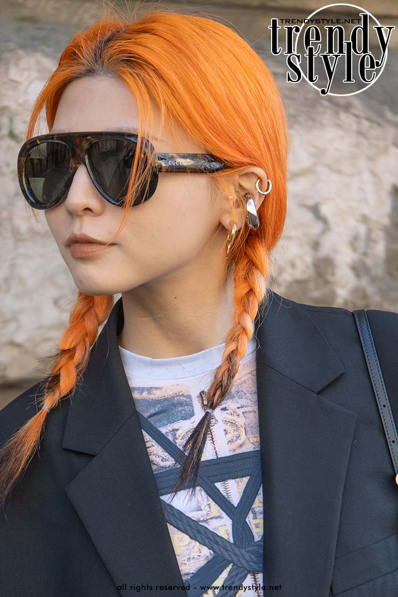 Glamour is terug: chunky oorbellen zijn dé must-have van 2025. Foto Charlotte Mesman