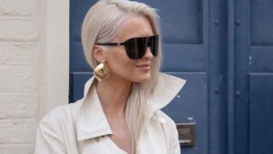 Glamour is terug: chunky oorbellen zijn dé must-have van 2025. Foto Charlotte Mesman