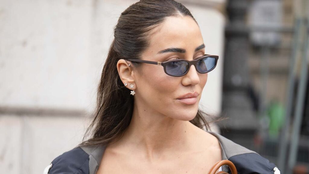 Het half up half down-kapsel: cool met Parijse allure. Foto Charlotte Mesman