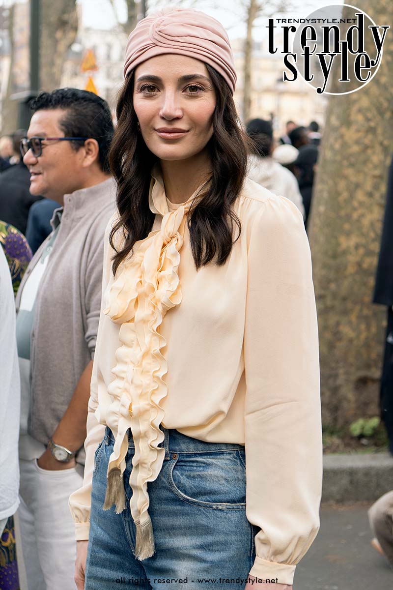 Blouses voor zomer 2025. Eén blouse, tien looks. Foto Charlotte Mesman