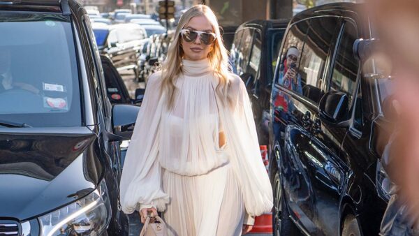 Total white looks: dé zomertrend van 2025. Foto Charlotte Mesman