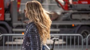 Blonde haarkleuren voor zomer 2025. Foto Charlotte Mesman