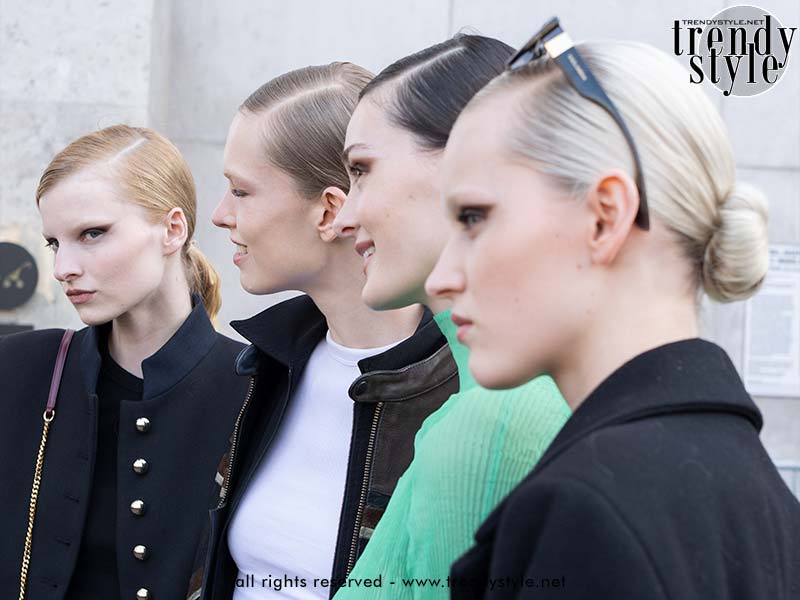 Kapseltrends zomer 2025. Wet look kapsels blijven super cool! Foto ADVERSUS