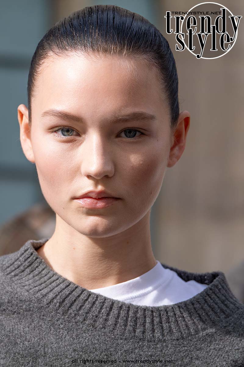 Kapseltrends zomer 2025. Wet look kapsels blijven super cool! Foto Charlotte Mesman
