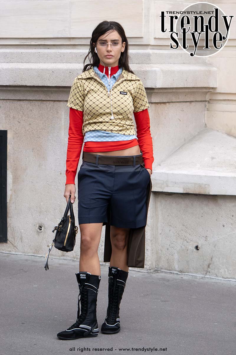Modetrends zomer 2025. De kunst van layering (ook in de zomer). Foto Charlotte Mesman
