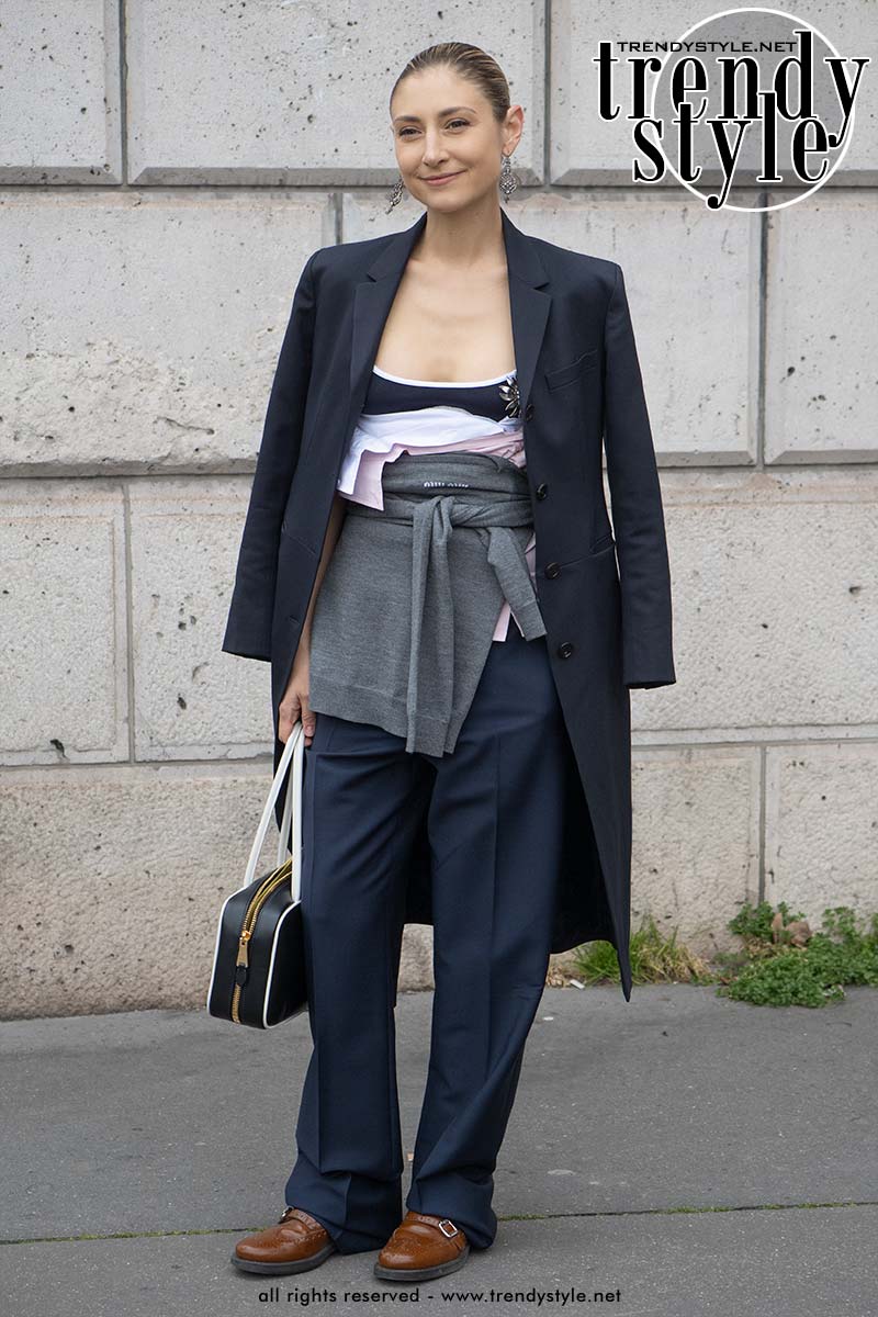 Modetrends zomer 2025. De kunst van layering (ook in de zomer). Foto Charlotte Mesman