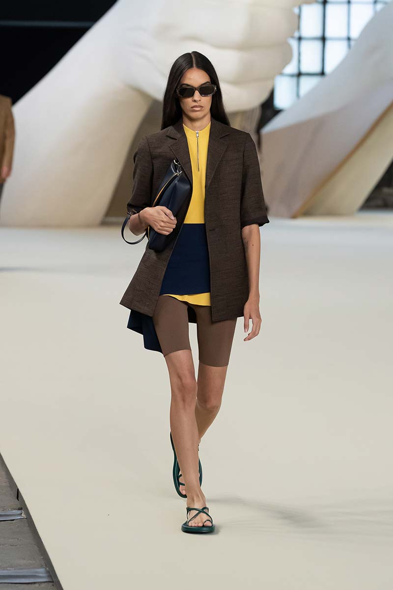 De comeback van de bikershort. Photo courtesy of Tod's