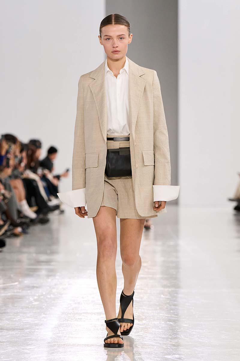 De 10 hotste sandalentrends zomer 2025. Photo courtesy of Max Mara