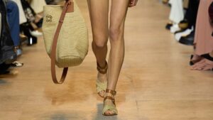 De 10 hotste sandalentrends zomer 2025. Photo courtesy of Elie Saab