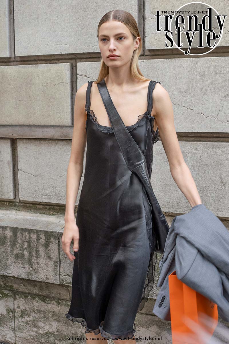 Streetstyle: casual chic. Zo doe je dat in zomer 2025. Foto Charlotte Mesman