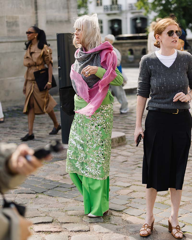 Laag over laag looks in de streetstyle van de Copenhagen Fashion voor zomer 2026. Photo courtesy of Copenhagen Fashion Week. Ph. Noor-u-nisa-Khan