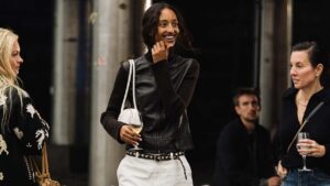 Zwart met witte streetstyle looks bij de Copenhagen Fashion Week voor zomer 2026. Photo courtesy of Copenhagen Fashion Week. Ph. Noor-u-nisa-Khan