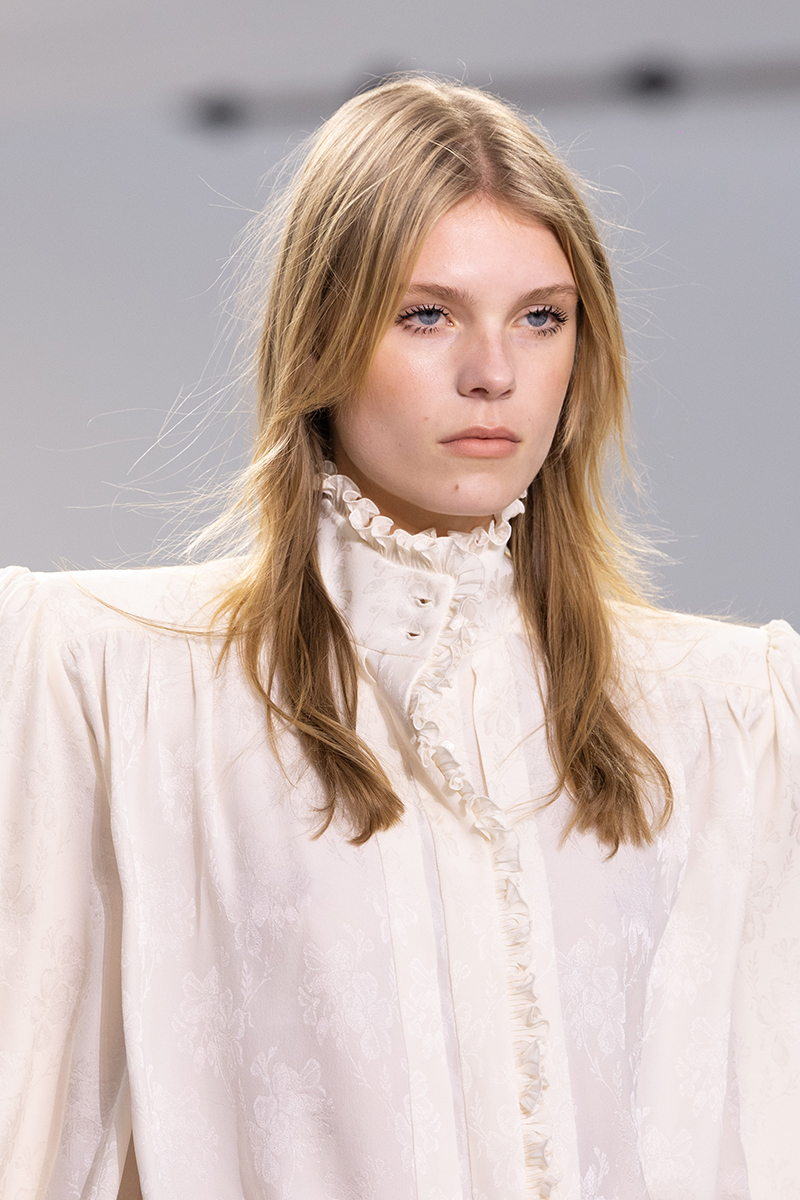 Make-up trends voor winter 2025. Make-up look met mascara. Photo courtesy of Chloé