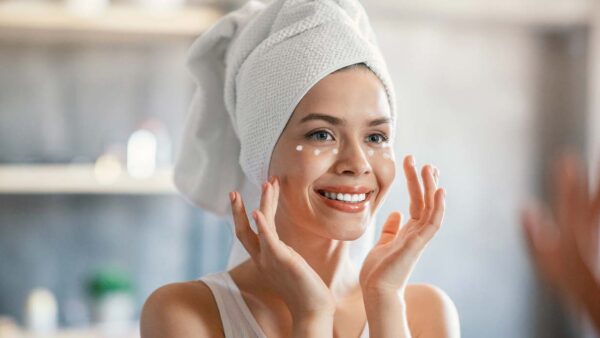 Zo verzorg je je oogcontour met de Koreaanse skincare-routine