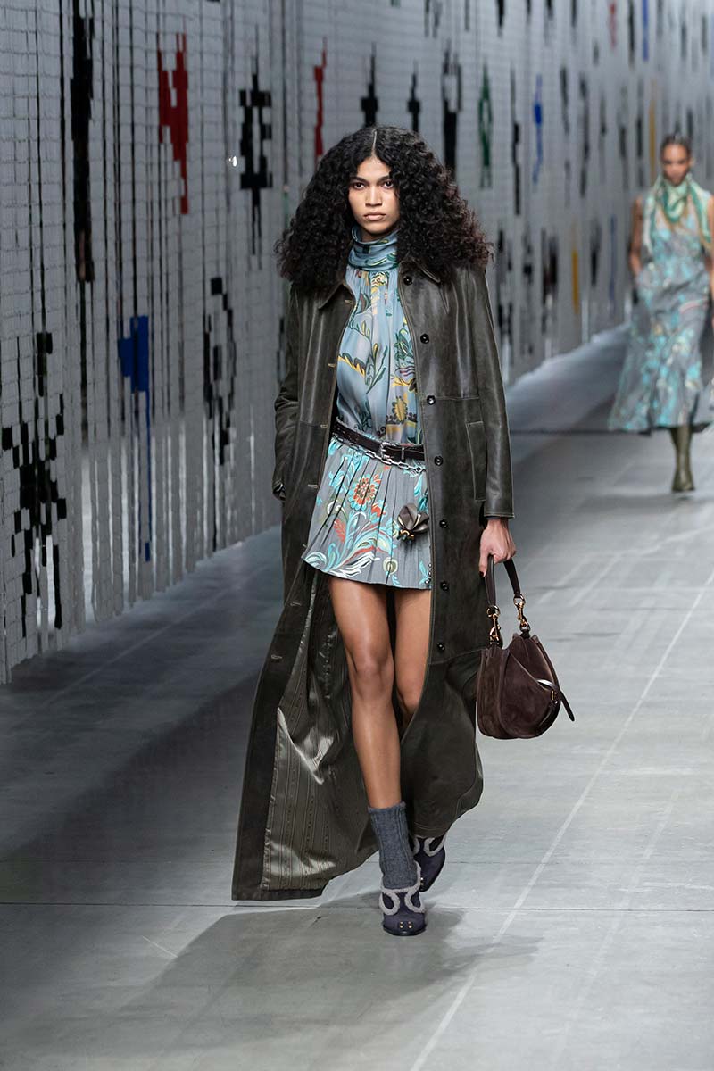 Dit zijn de rokkentrends voor herfst winter 2025‑2026 die je moet kennen. Photo courtesy of Etro