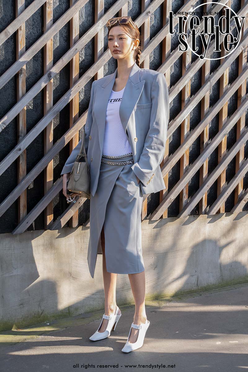 Streetstyle zomer 2025. Power dressing? Zo doe je dat! Foto ADVERSUS