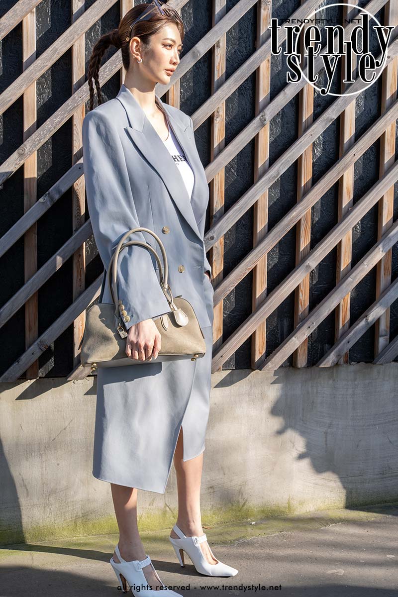 Streetstyle zomer 2025. Power dressing? Zo doe je dat! Foto ADVERSUS
