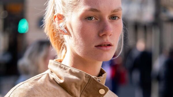 Zo modellen off-duty kleden zich: minimalistisch, cool. Foto Charlotte Mesman
