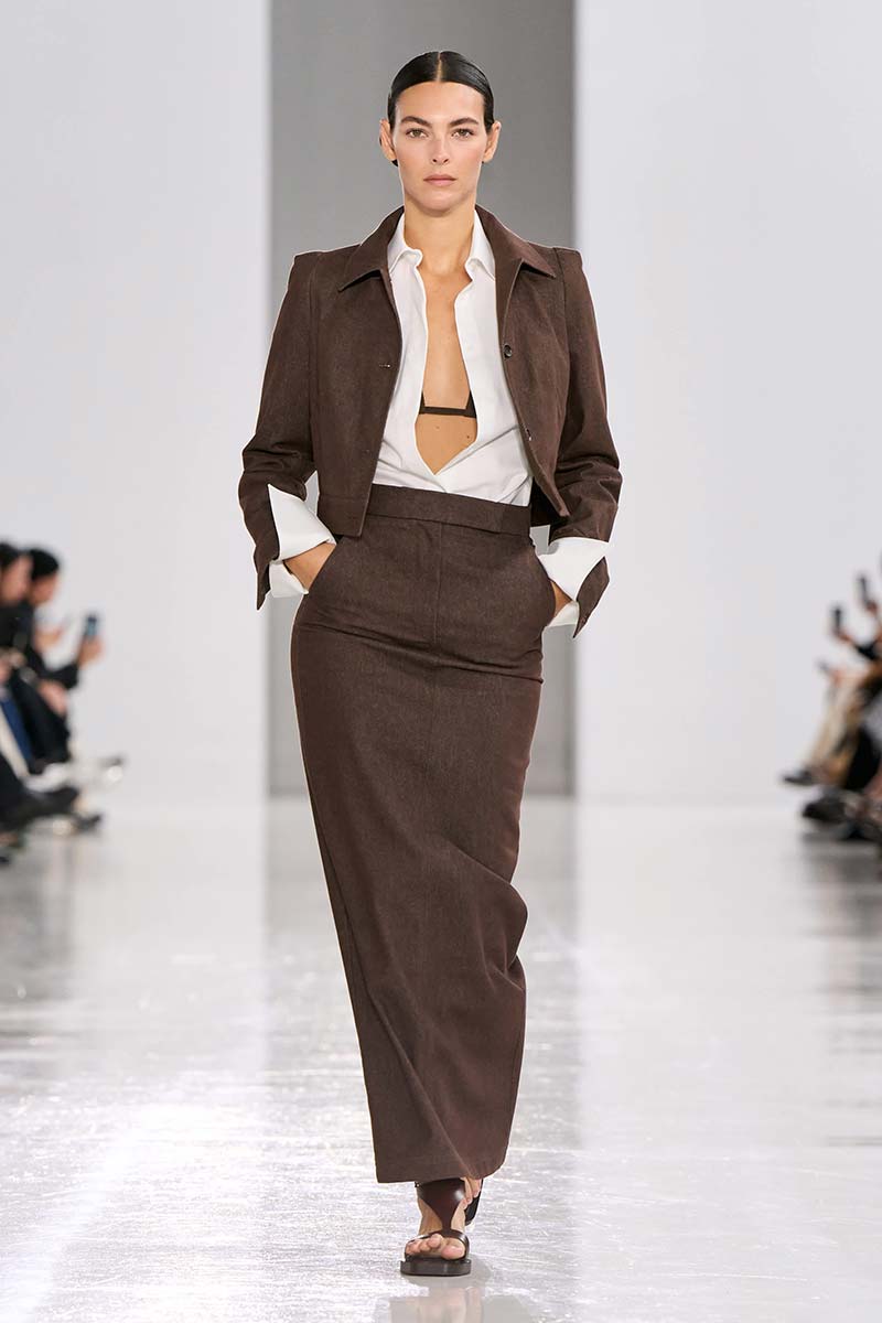 Witte blouses zomer 2025. Photo courtesy of Max Mara